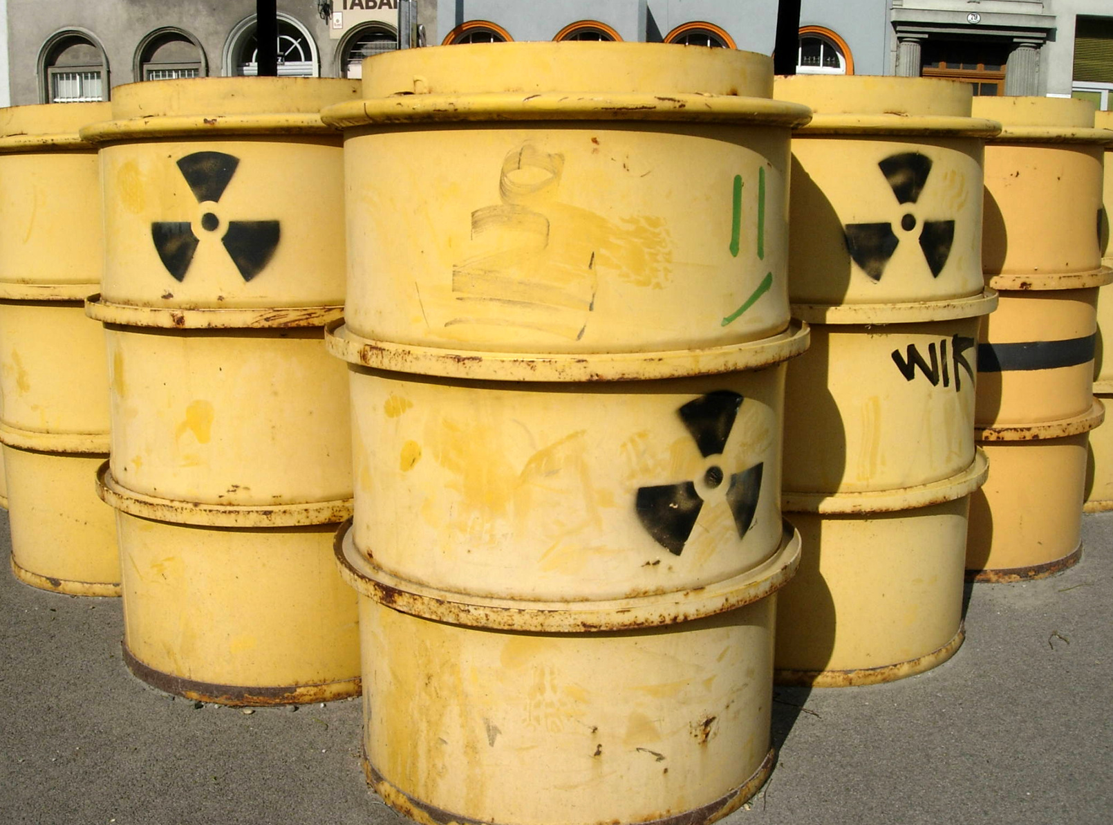 Радиоактивные контейнеры