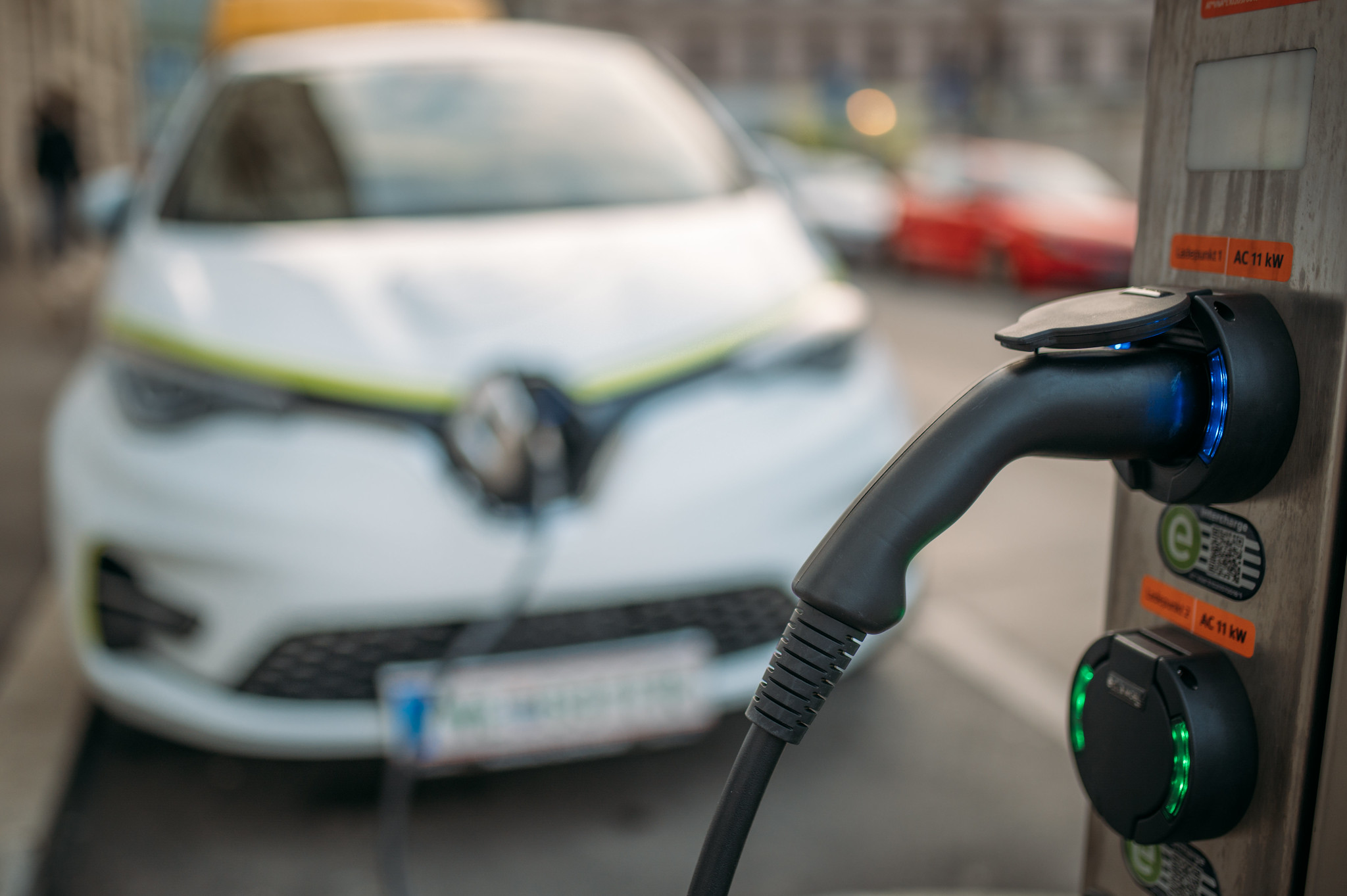City to look at electric vehicle building code updates